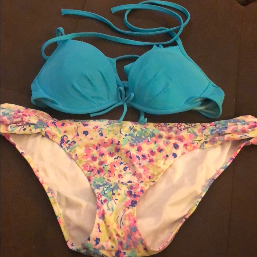 Victoria’s Secret bikini